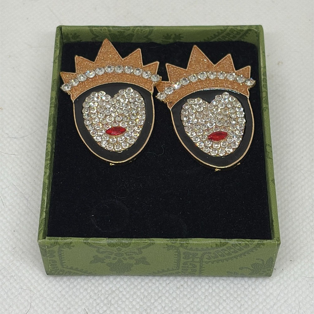 Disney Snow White Inspired Evil Queen Villain Studded Earrings - Picture 11 of 13